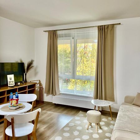 Lia Apartman - Private Parking Братислава Экстерьер фото