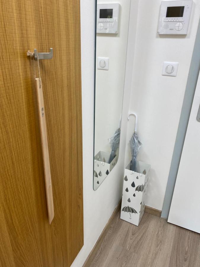 Lia Apartman - Private Parking Братислава Экстерьер фото