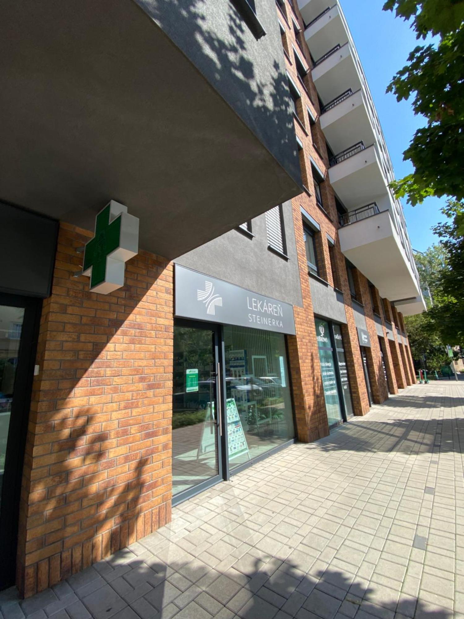 Lia Apartman - Private Parking Братислава Экстерьер фото